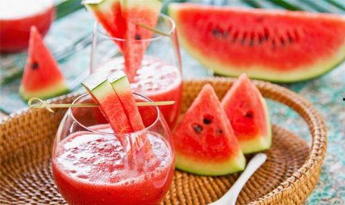 6岁孩子吃瓜,六岁萌娃欢乐吃瓜记