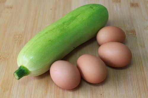 中午吃炒白瓜加香蕉