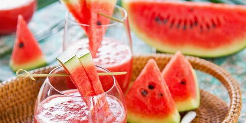 吃瓜喝水吃饼干会胖吗,真的会胖吗？揭秘日常饮食中的增肥误区