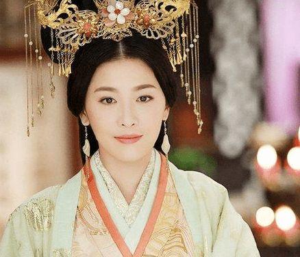 穿古装吃瓜,古装下的瓜果盛宴