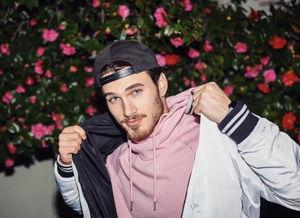 吃瓜博主男二,揭秘吃瓜博主男二的多面人生